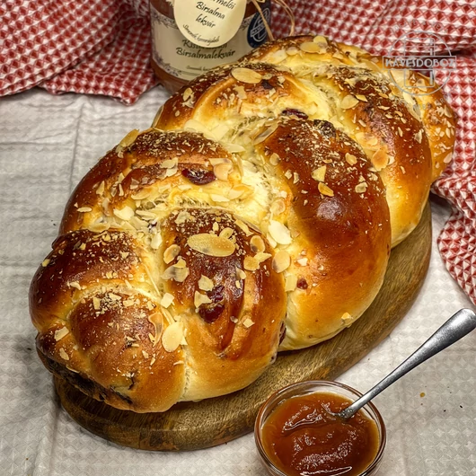 Vörösáfonyás kalács 500g ELŐRENDELÉS!!!