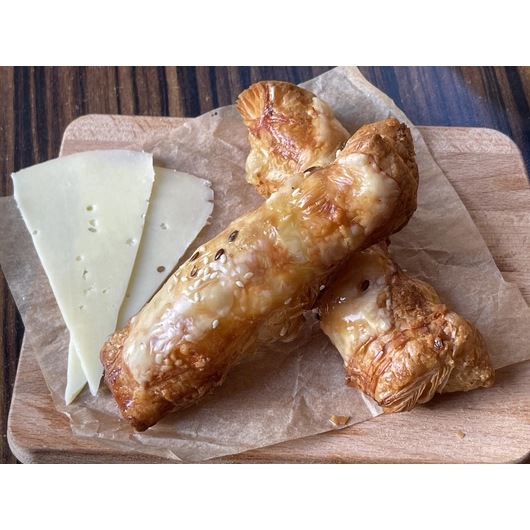 Mediterrán sajtos rudacska (kovászos) (Szabi A Pék & Kávésdoboz) előrendelés bolti átvételre
