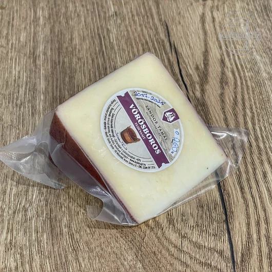 Vörösbor seprőben érlelt tehénsajt (Sándor Tamás) 200-250g